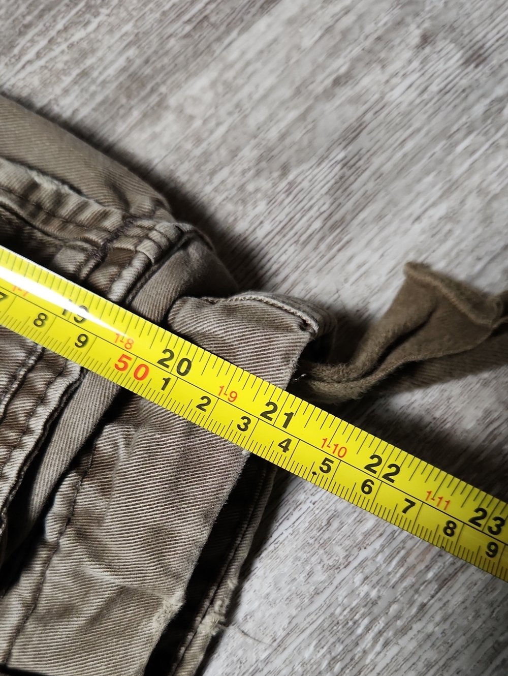 Vintage Abercrombie & Fitch Distressed Cargo Shorts in Olive - Picture 6 of 7